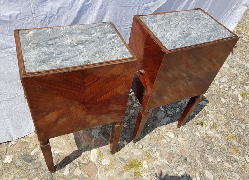 Coppia di comodini lastronati in ebano violetto con piani in marmo. Sicilia,  XVIII – XIX.-photo-4