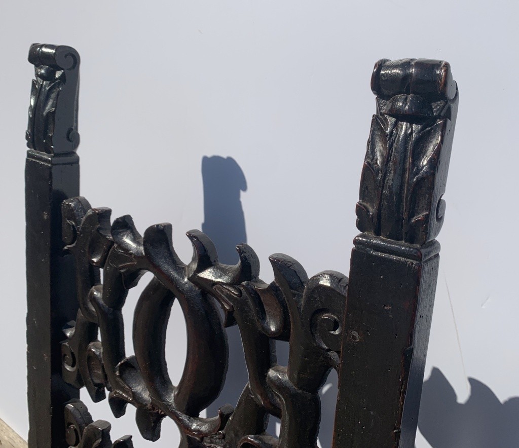 Coppia di sedie fratine in legno intagliato. Modena, XIX secolo.-photo-4