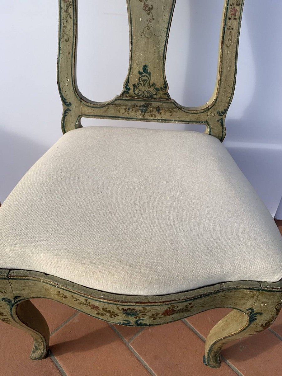 Sedia in legno intagliato, laccato e dipinto. Genova, XVIII secolo.-photo-1