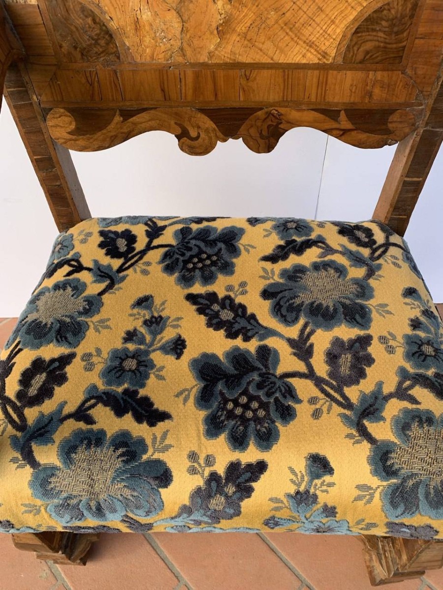 Poltrona in legno intagliato, lastronato e intarsiato. Italia, XVII-XVIII secolo.-photo-2