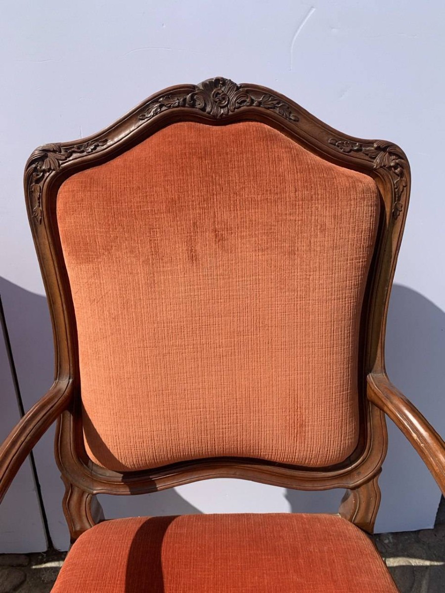 Poltrona in legno di noce intagliato. Genova, XVIII secolo.-photo-1