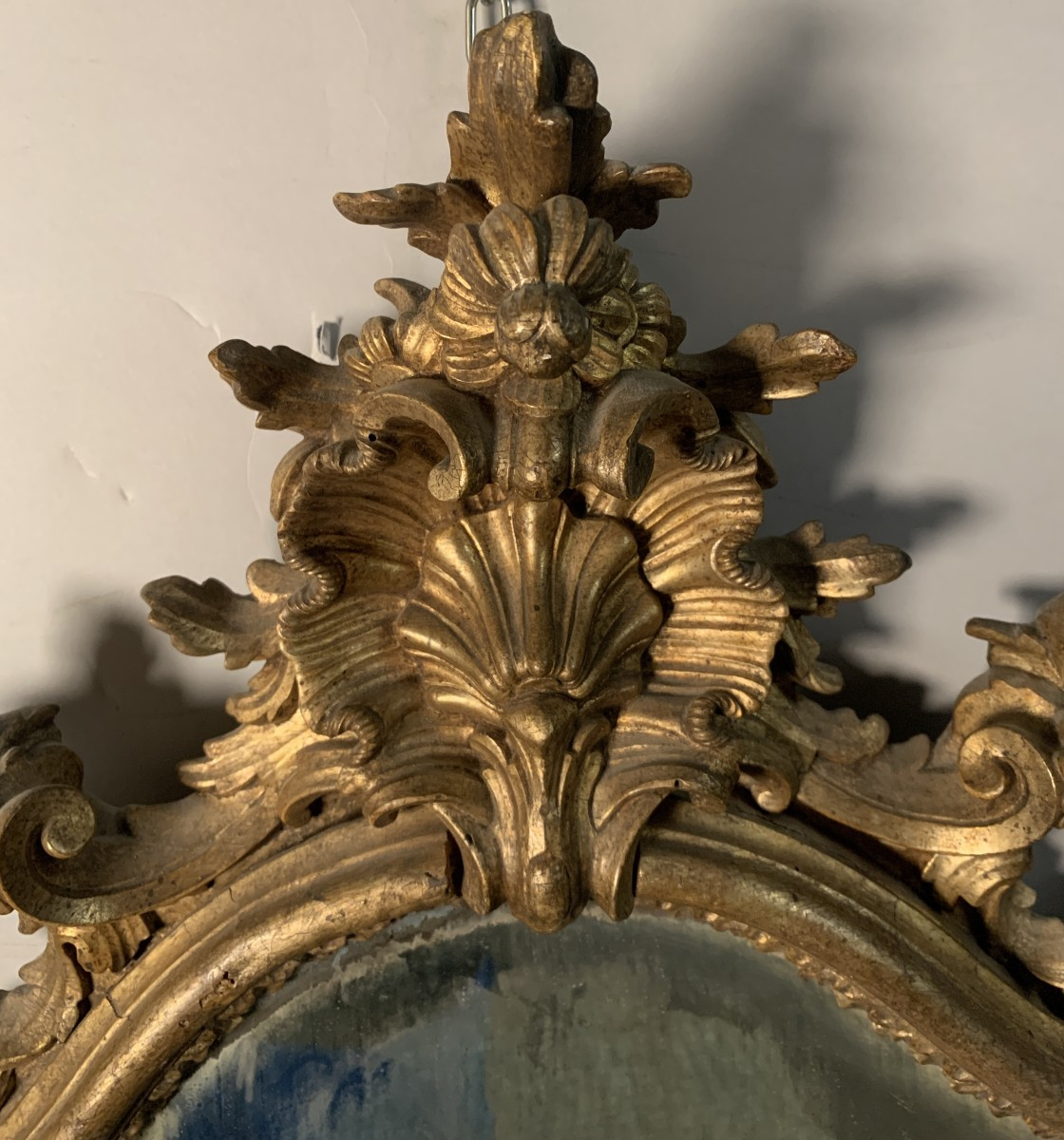 Specchiera in legno intagliato e dorato. Italia settentrionale, XVIII secolo.-photo-4
