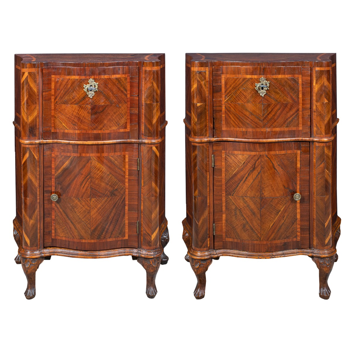 Coppia di comodini lastronati in noce e carrubo. Venezia, metà XVIII secolo.-photo-2