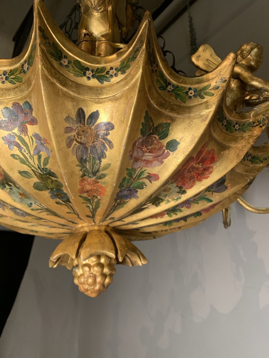 Lampadario italiano a dodici luci in legno intagliato, dorato e dipinto. Inizi XIX secolo.-photo-3