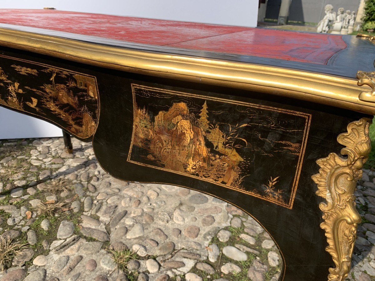 Scrivania Bureau Plat in legno laccato "a Chinoiserie" e applicazioni in bronzo dorato. XIX.-photo-3