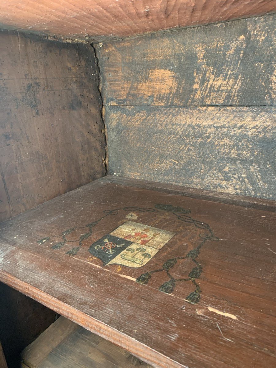 Credenza in noce intagliato con calatola. Italia, XVII secolo.-photo-4