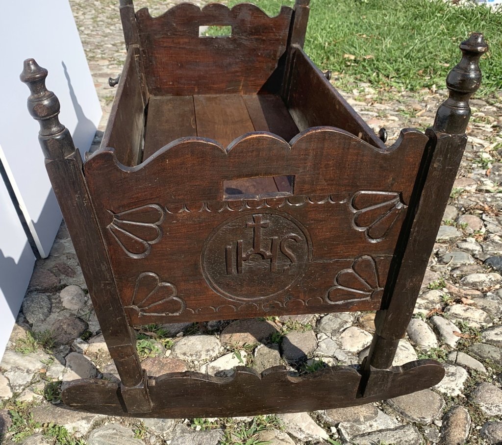Culla in legno intagliato. Italia, XIX secolo.-photo-1