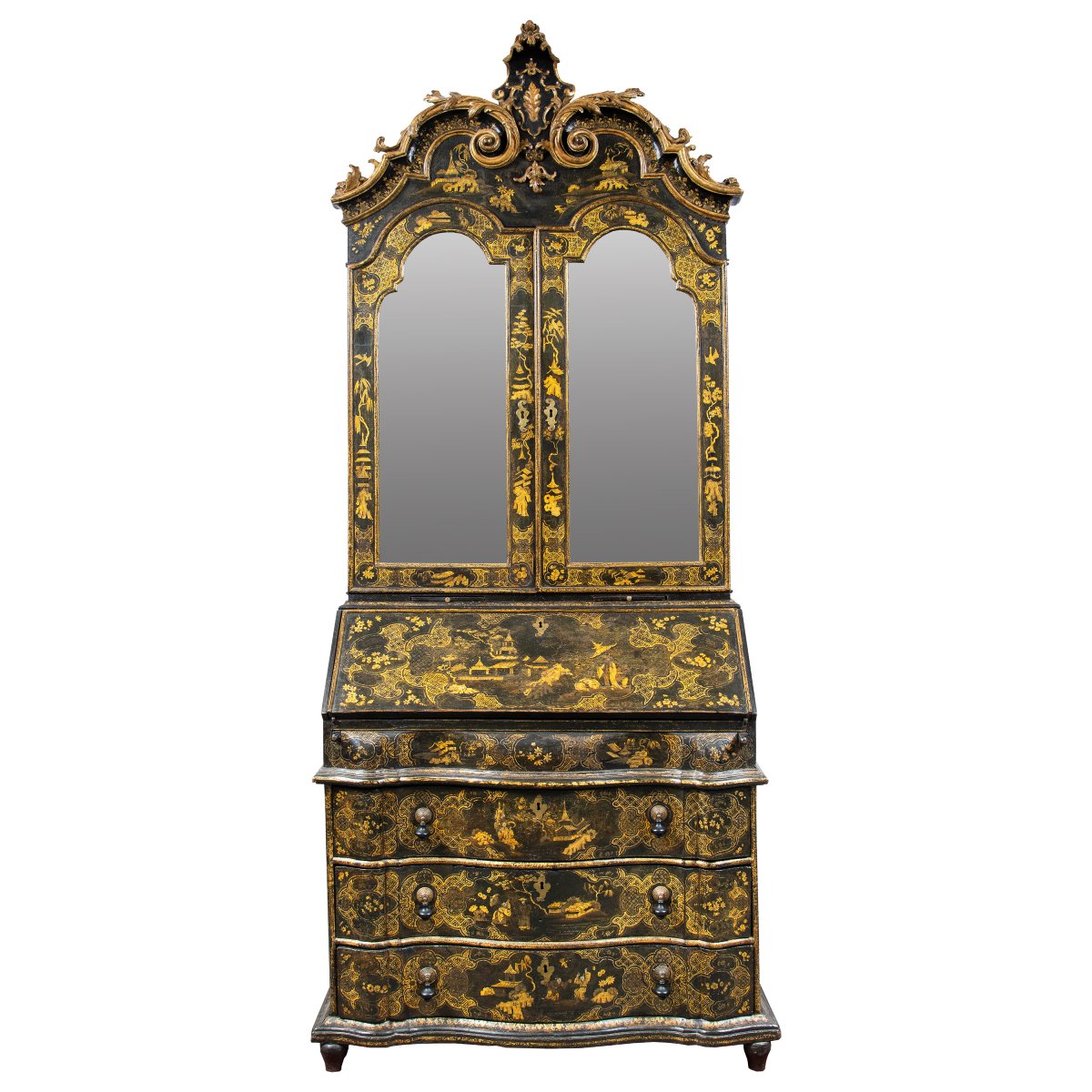 Trumeau a due corpi in legno laccato e dorato a chinoiseries. Venezia, prima metà XVIII secolo.