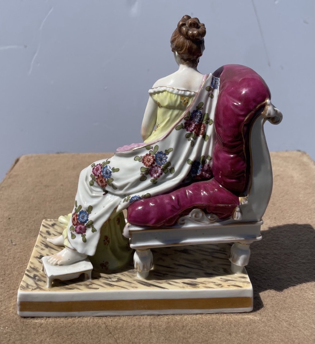 Manifattura tedesca (fine XIX secolo) - Madame Juliette Récamier adagiata su una chaise longue.-photo-3
