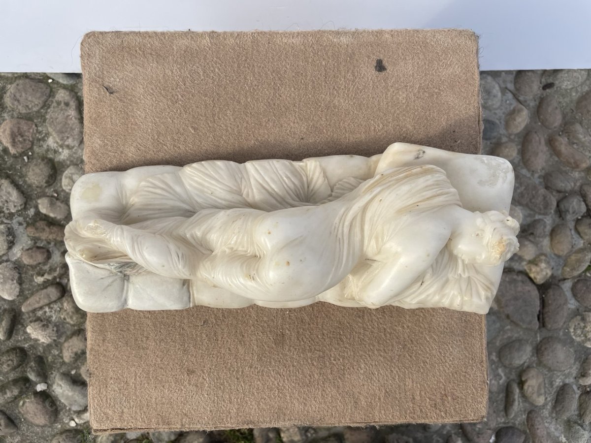 Scultore italiano (XIX sec.) - Fanciulla distesa.-photo-2