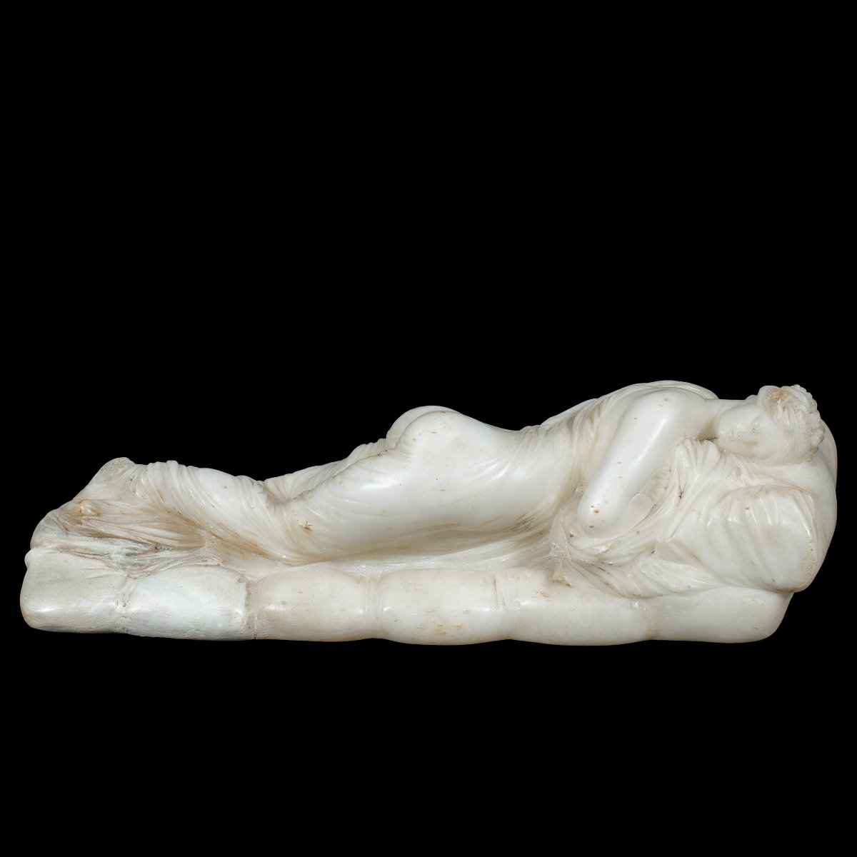 Scultore italiano (XIX sec.) - Fanciulla distesa.