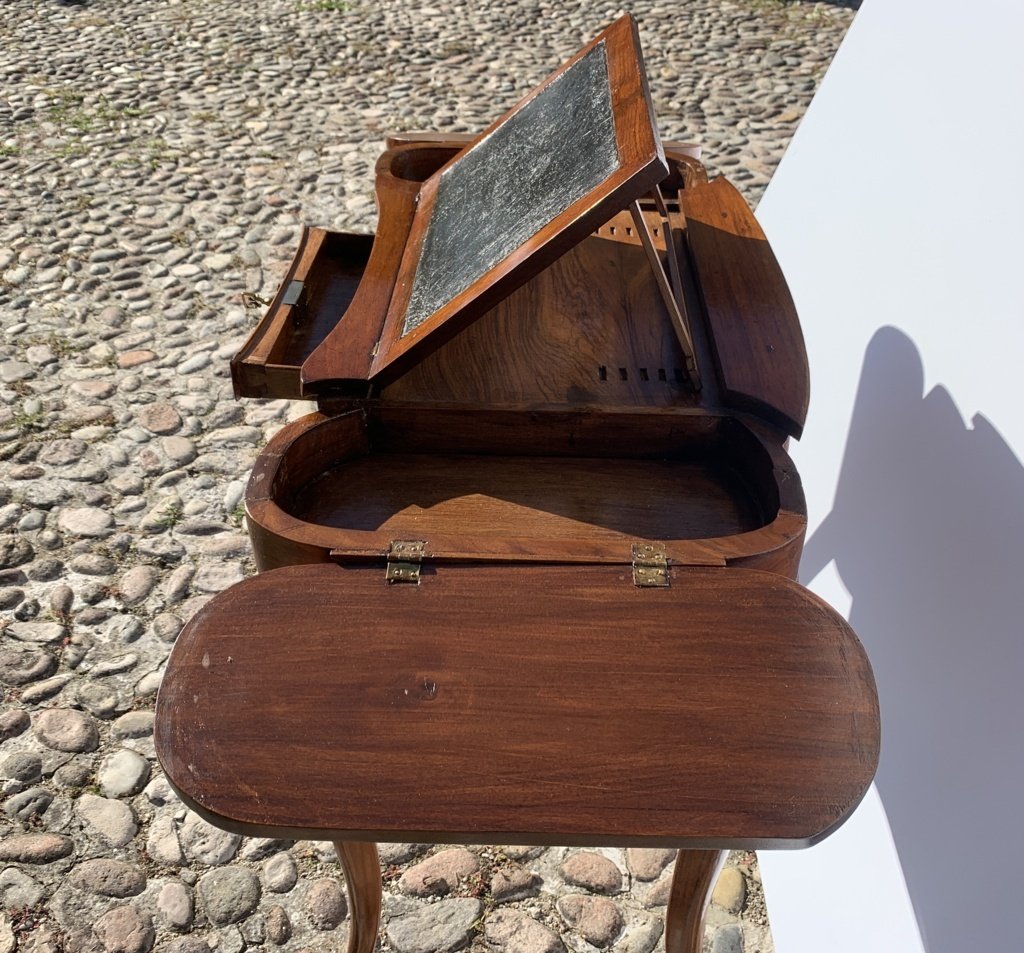 Tavolino scomponibile con piano a vassoio e leggio. Italia, fine XVIII secolo.-photo-3