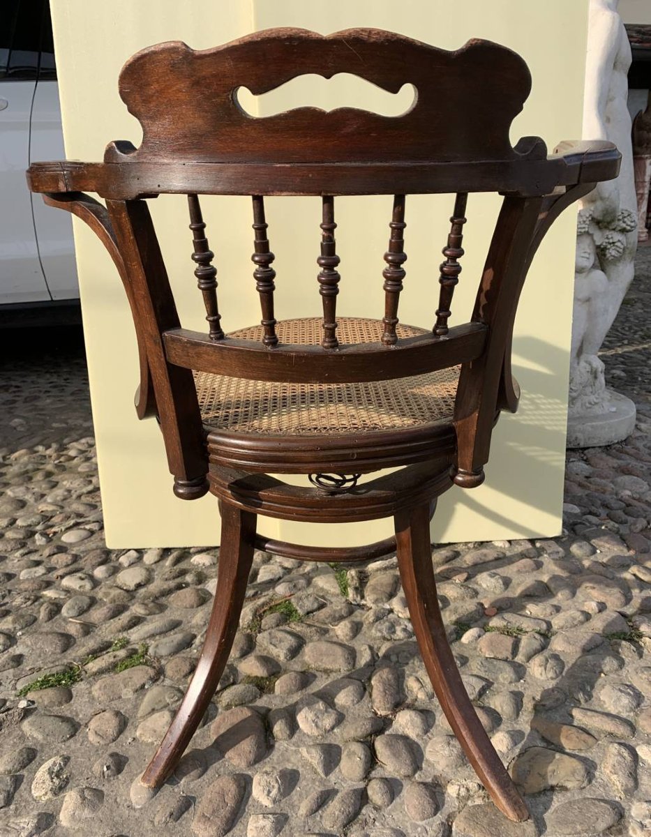 Poltroncina da ufficio in legno curvato e intagliato - Jacob & Josef Kohn, Vienna 1903/1904.-photo-4