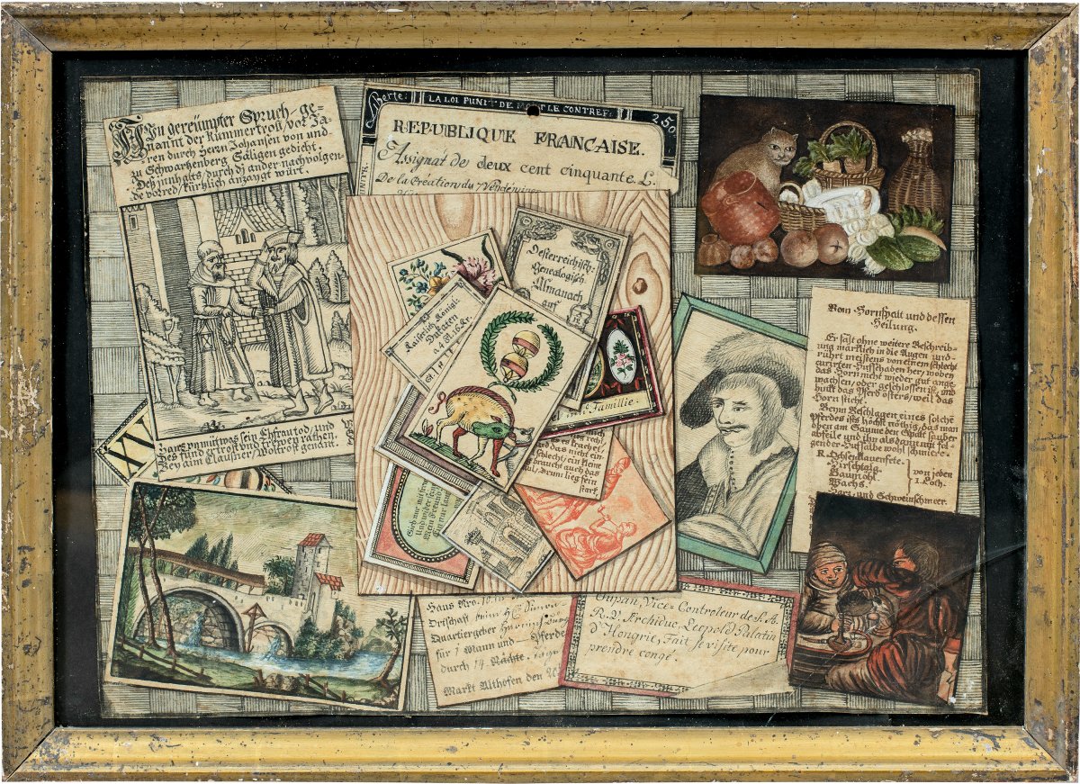 Pittore tedesco (XVIII-XIX secolo) - Trompe l'oeil con documenti, incisioni e natura morta.