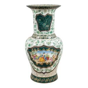 Vaso da centro in porcellana dipinta. Canton Cina, inizi XX secolo.