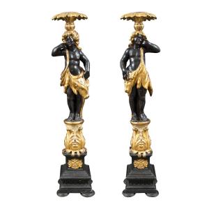 Coppia di sculture in legno intagliato, dorato e dipinto - Mori reggi vaso. Venezia, XVIII sec.
