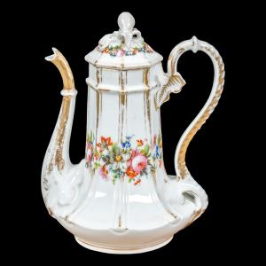 Caffettiera in porcellana policroma. Italia, inizi XX secolo.