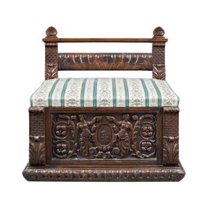 Panchetta in legno intagliato e scolpito. Italia, XVII secolo.