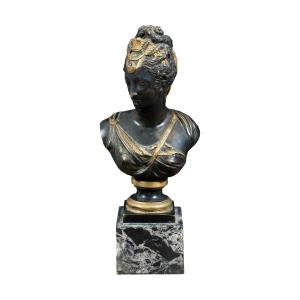 Sculturina in bronzo patinato - Busto di donna. Italia, inizi XIX secolo.