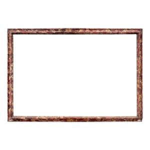 Cornice in legno laccato e dipinto a finto marmo. Italia, XVII secolo.