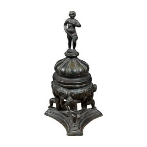 Bronzista dell'Italia del Nord (XVI-XVII secolo) - Calamaio con figura di giovane e telamoni.