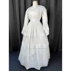 Crinoline Promenade Dress In Cotton Chiffon And Religious Pleats Circa 1855