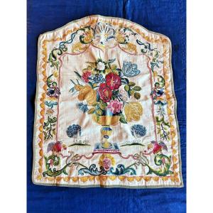 Baroque Panel In Crewel Work Or Cambrasine Embroidered In Wool - France Circa 1700-1740
