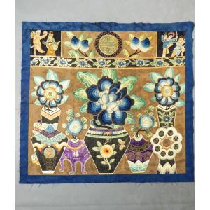 Large Badge In Silk And Gold Thread Embroidery - China 19th Century - Qing Period