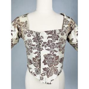 Silk Taffeta Camisole With Indian Flower Embroidery - France Circa 1780