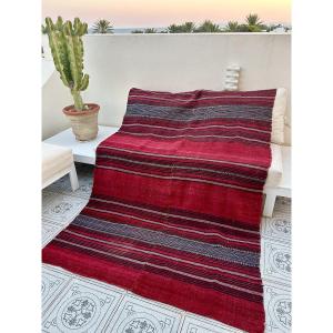 Berber Shawl Woven In Cochineal Red Wool - South Tunisia Circa 1930