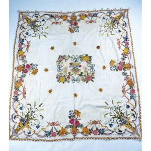 Cambrasine Or Crewel Work, Polychrome Wool Embroidery On Fleece Ratine - France Circa 1700