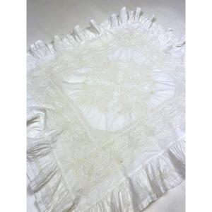 A Persian Embroidered Doily On Cotton Percale - Persia, Iran, Early 20th Century