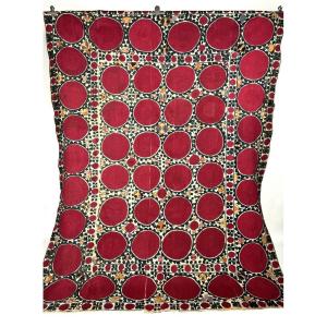 Suzani Hanging From Tashkent With Oï Palak Embroidery - Uzbekistan Circa 1900