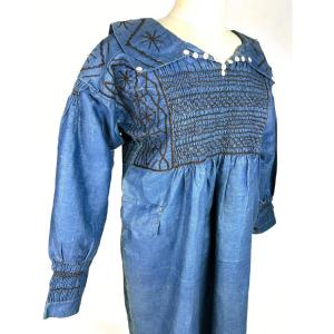 A Blouse Dress In Glazed And Smocked Indigo Linen - England, Edwardian Period, Late 19th Century