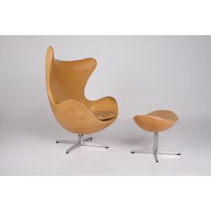 Egg Chair With Ottoman – Arne Jacobsen
