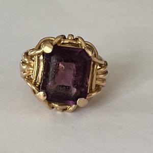 3516 – Amethyst Yellow Gold Ring
