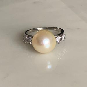 2143 – White Gold Pearl Diamond Ring