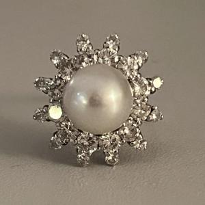 319 – White Gold Pearl Diamond Ring
