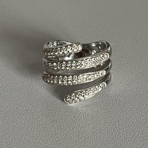 5395- White Gold Diamond Winding Ring