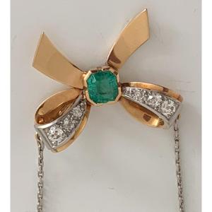 1862- Knot Pendant Yellow Gold Platinum Emerald Diamonds