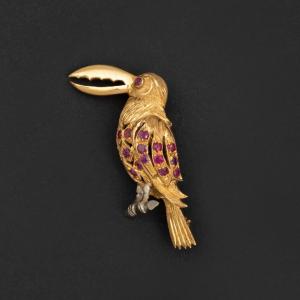 5815- Ruby Yellow Gold Bird Brooch