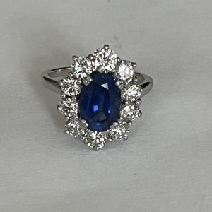 4498- Flower Ring White Gold Sapphire Diamonds 2.00 Ct
