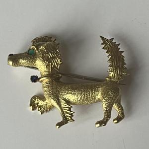 5305- Yellow Gold Emerald Ruby Sapphire Dog Brooch