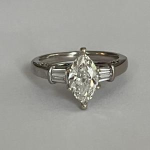 5469- White Gold Ring With Marquise Diamond 1.00 Ct And Baguette Diamonds