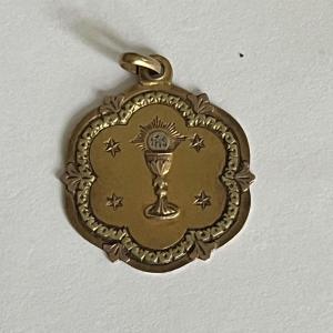 5556- Yellow Gold Religious Medal Pendant