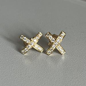 6050b- Yellow Gold Diamond Earrings