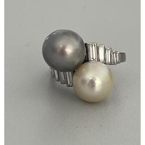 6392- Toi & Moi Ring White Gold Akoya And Tahiti Pearls Diamonds