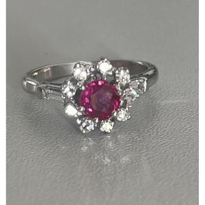 6394- White Gold Flower Ring With Ruby And Diamonds
