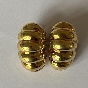 4802- Yellow Gold Godronné Earrings
