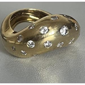 7148- Yellow Gold Diamond Movement Ring